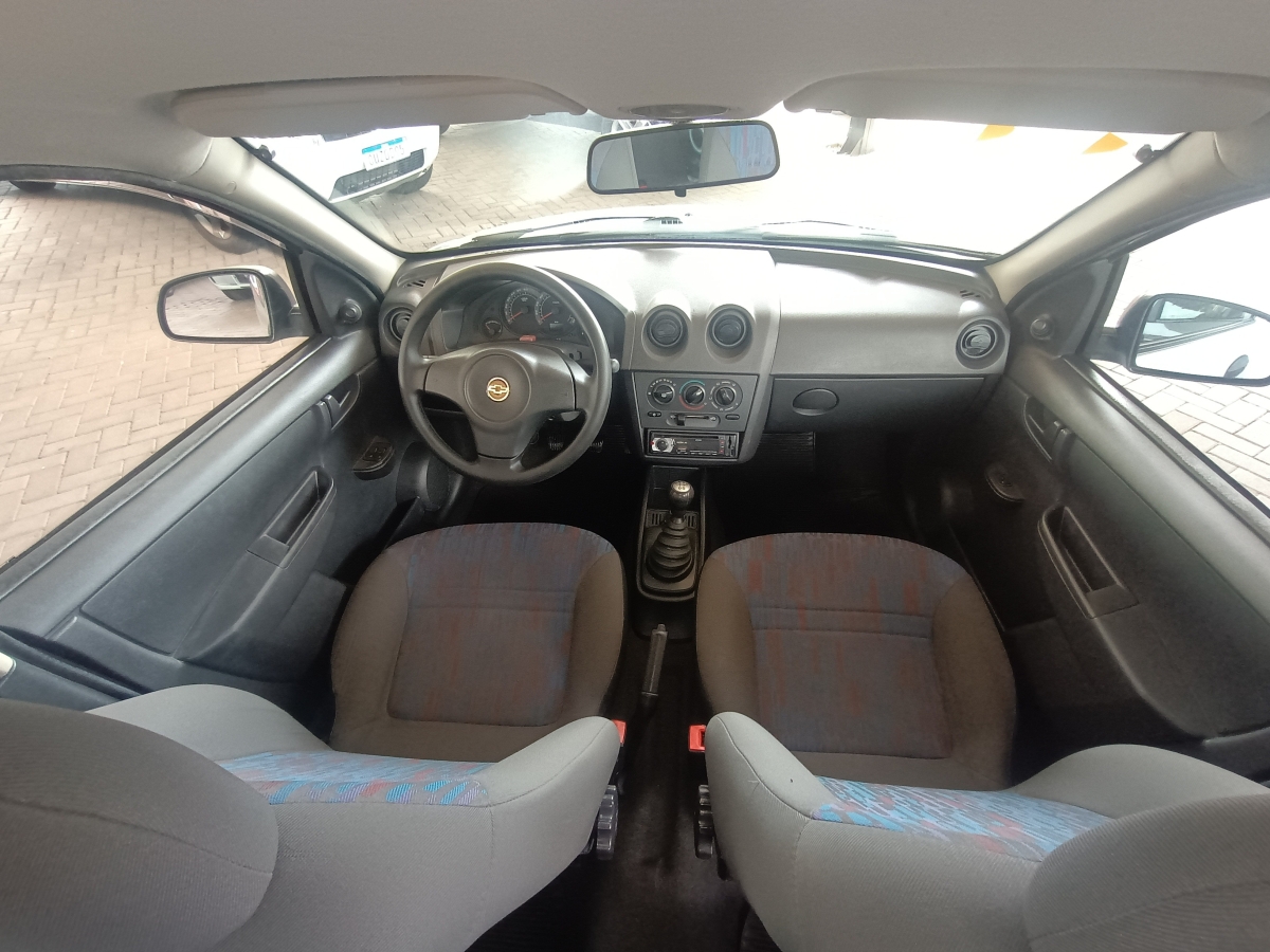 CHEVROLET - CELTA - 2010/2011 - Prata - R$ 28.900,00