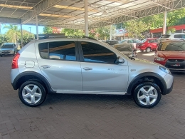 RENAULT - SANDERO - 2009/2010 - Prata - R$ 35.900,00
