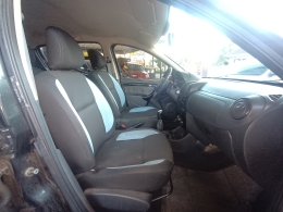 RENAULT - SANDERO - 2013/2014 - Preta - R$ 25.900,00