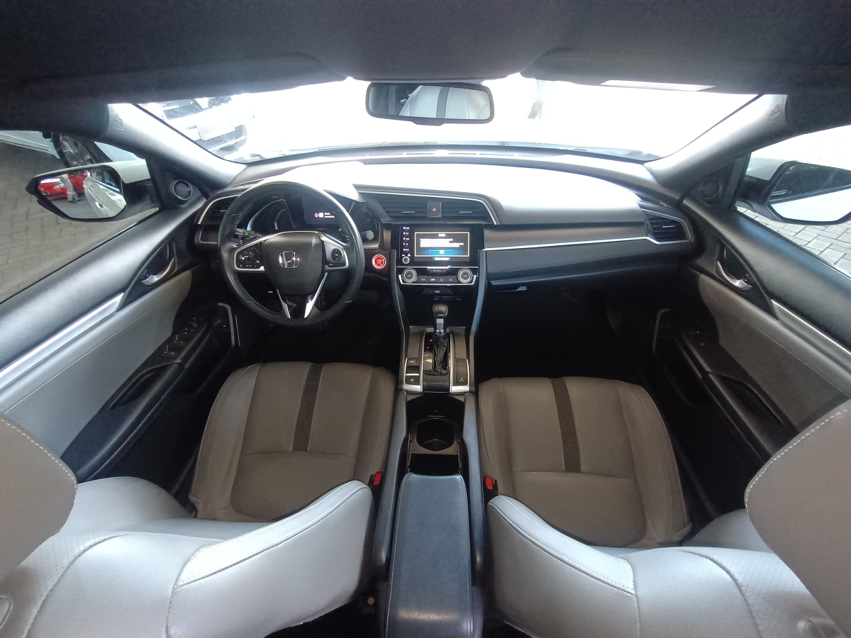 HONDA - CIVIC - 2020/2021 - Branca - R$ 135.900,00