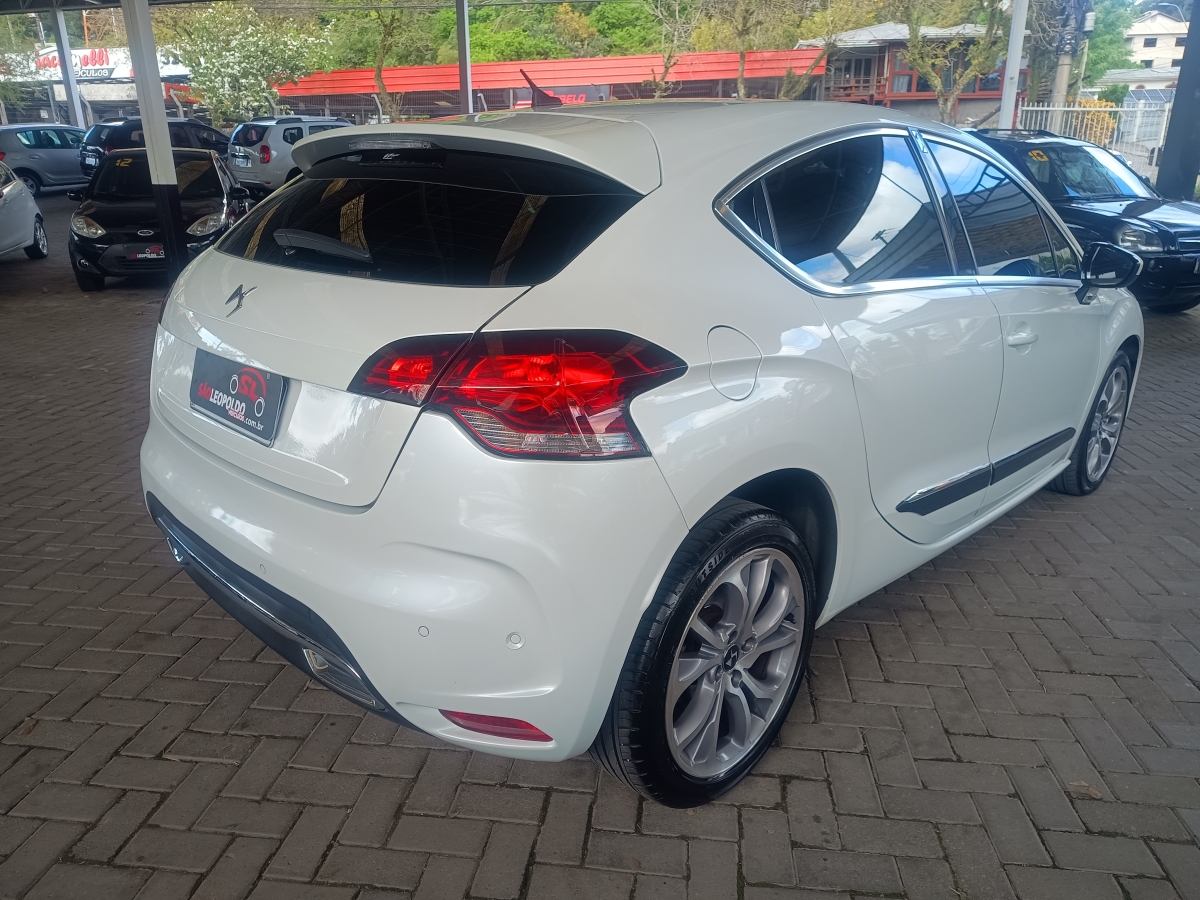 CITROËN - DS4 - 2012/2013 - Branca - R$ 48.900,00
