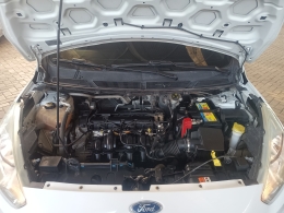 FORD - KA + - 2015/2016 - Branca - R$ 46.900,00