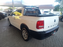 VOLKSWAGEN - SAVEIRO - 2017/2018 - Branca - R$ 66.900,00