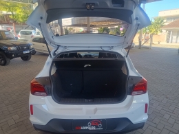 CHEVROLET - ONIX - 2019/2020 - Branca - R$ 75.900,00