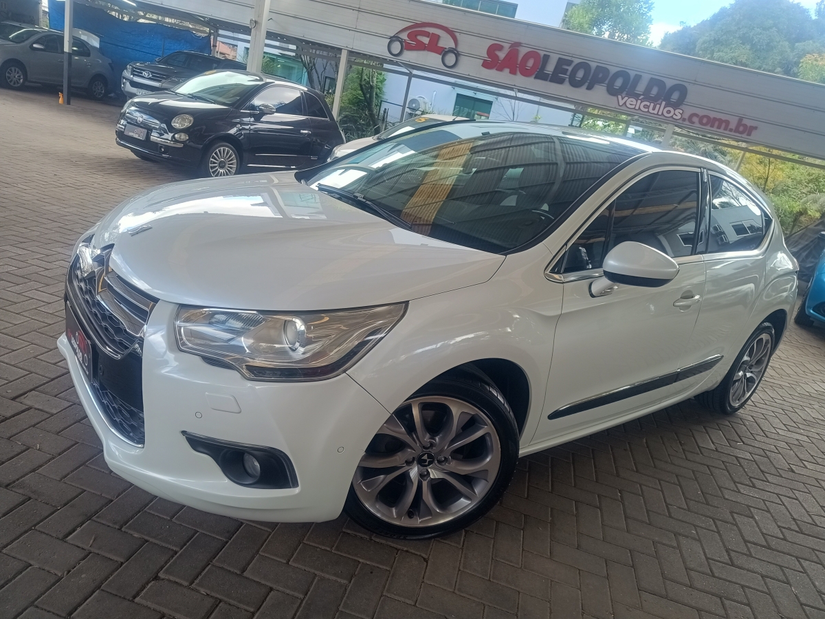 CITROËN - DS4 - 2012/2013 - Branca - R$ 48.900,00