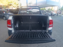 VOLKSWAGEN - SAVEIRO - 2017/2018 - Branca - R$ 66.900,00