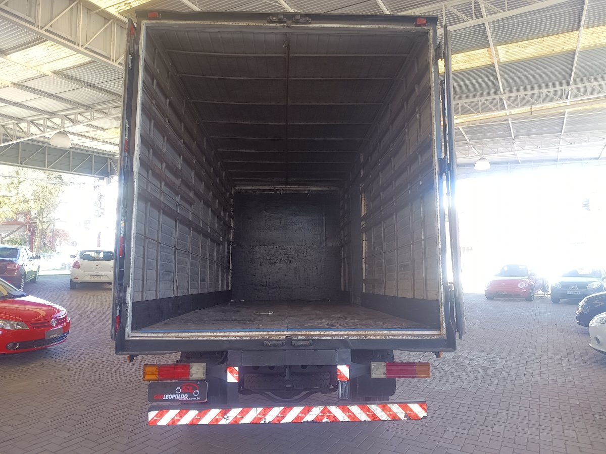 MERCEDES-BENZ - 710 (DIESEL) - 2000/2000 - Branca - R$ 120.000,00