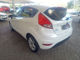 FORD - FIESTA - 2015/2015 - Branca - R$ 47.900,00