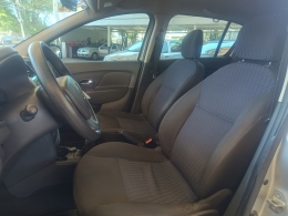 RENAULT - SANDERO - 2017/2018 - Prata - R$ 40.900,00