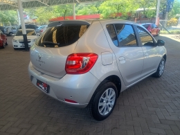 RENAULT - SANDERO - 2017/2018 - Prata - R$ 40.900,00