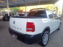 VOLKSWAGEN - SAVEIRO - 2017/2018 - Branca - R$ 66.900,00