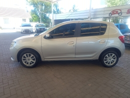 RENAULT - SANDERO - 2017/2018 - Prata - R$ 40.900,00