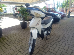HONDA - BIZ 125 - 2008/2009 - Branca - R$ 7.900,00