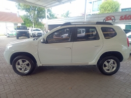RENAULT - DUSTER - 2013/2014 - Branca - R$ 53.900,00
