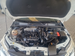 CHEVROLET - ONIX - 2019/2020 - Branca - R$ 75.900,00