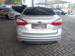 FORD - FIESTA - 2014/2014 - Prata - R$ 45.900,00