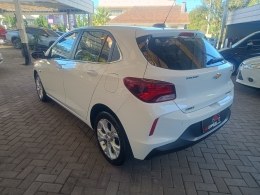 CHEVROLET - ONIX - 2019/2020 - Branca - R$ 75.900,00