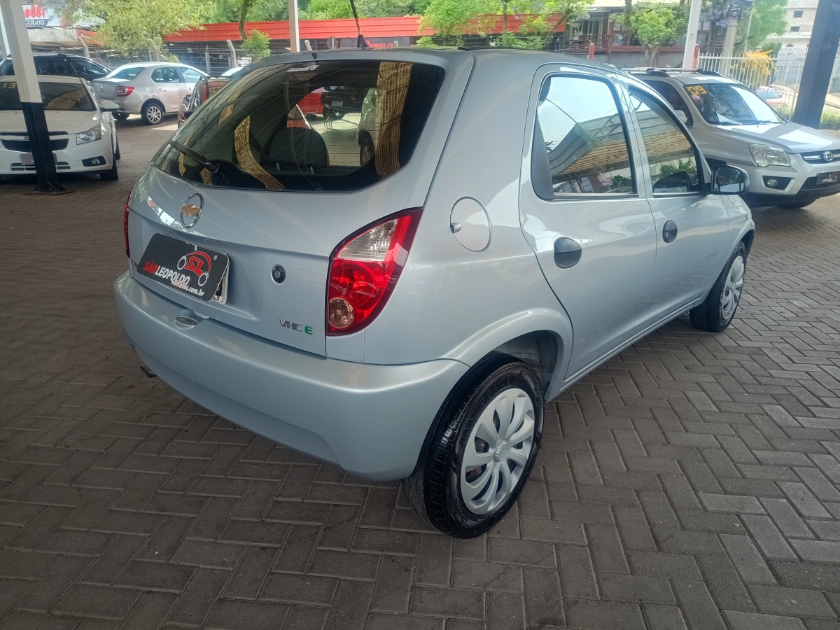 CHEVROLET - CELTA - 2010/2011 - Prata - R$ 28.900,00
