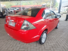 FORD - FIESTA - 2013/2014 - Vermelha - R$ 34.900,00