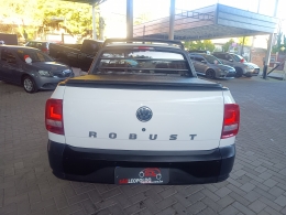 VOLKSWAGEN - SAVEIRO - 2017/2018 - Branca - R$ 66.900,00