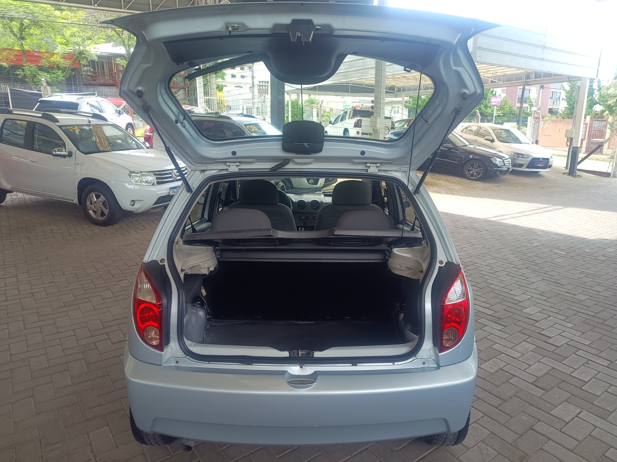 CHEVROLET - CELTA - 2010/2011 - Prata - R$ 28.900,00