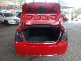 FORD - FIESTA - 2013/2014 - Vermelha - R$ 34.900,00