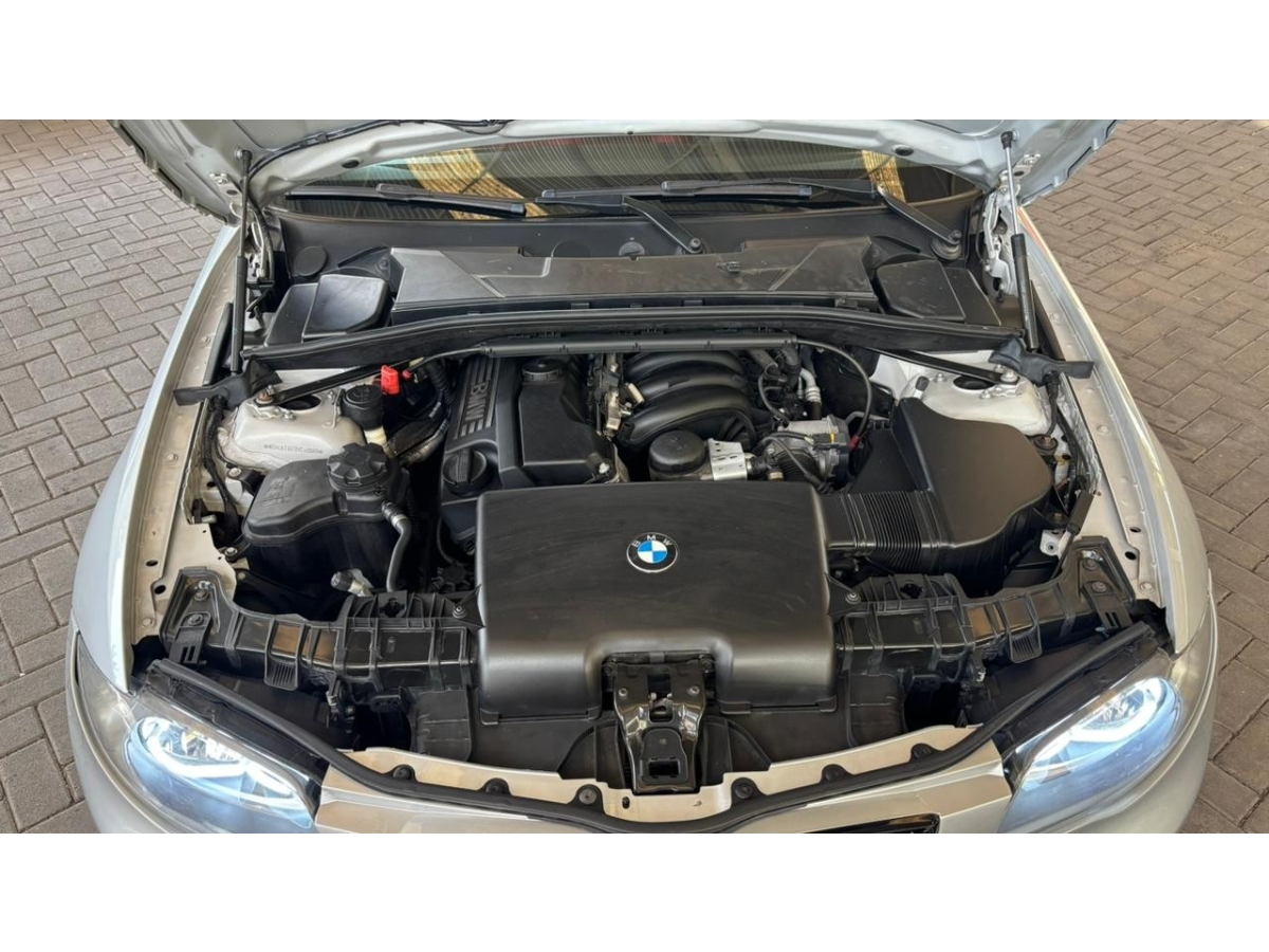 BMW - 118I - 2011/2011 - Prata - R$ 56.900,00