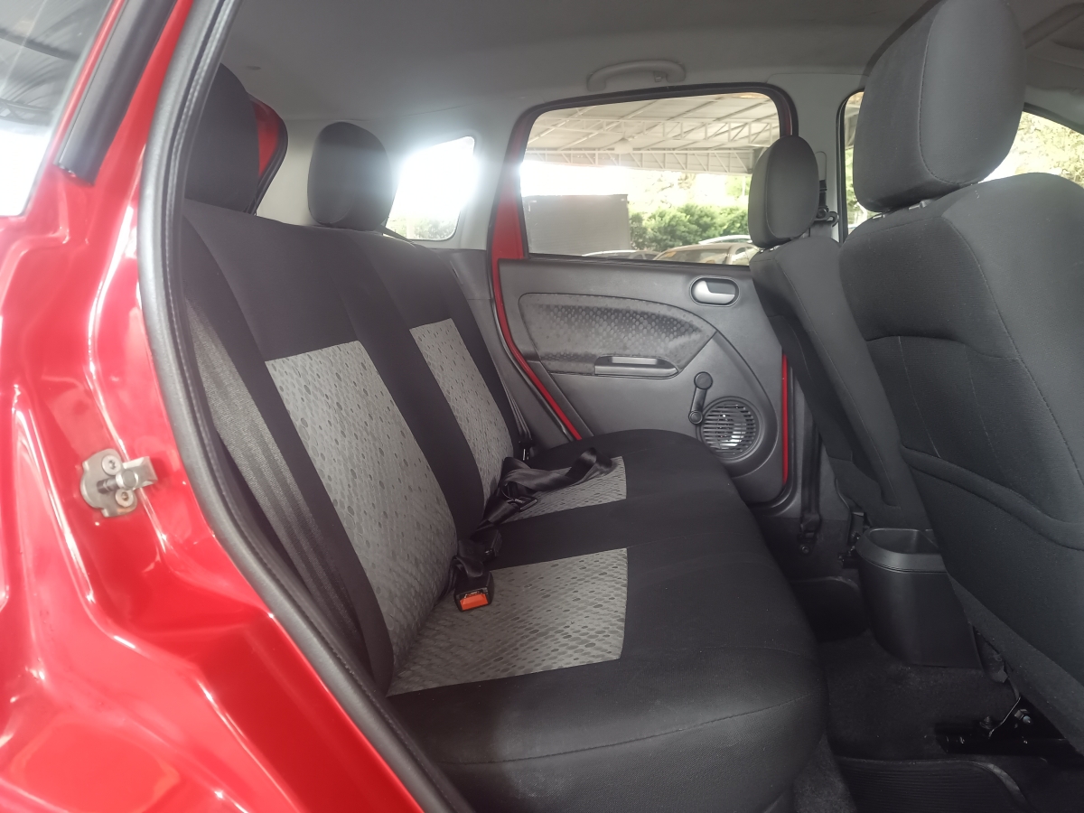FORD - FIESTA - 2012/2013 - Vermelha - R$ 33.900,00