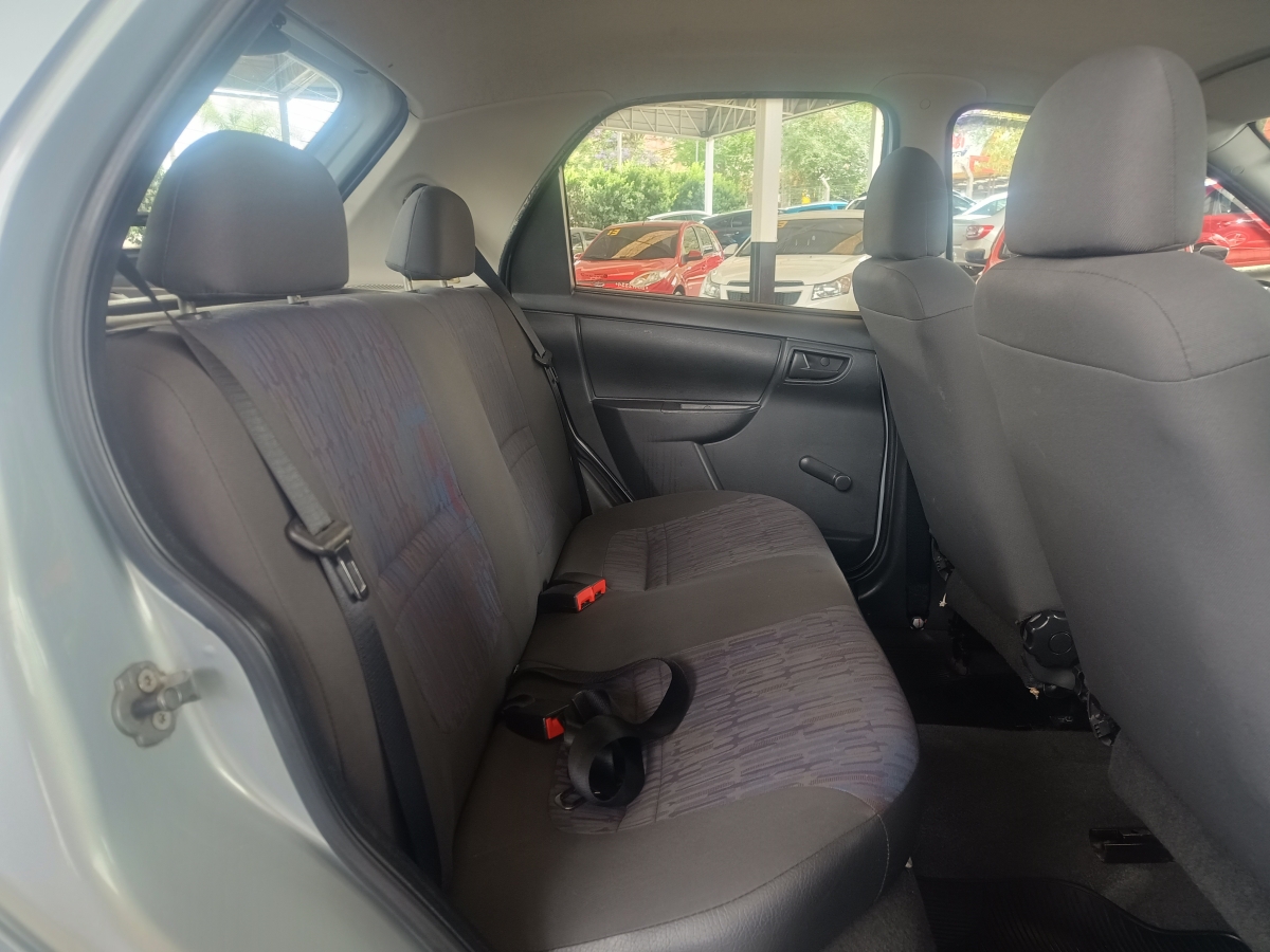 CHEVROLET - CELTA - 2010/2011 - Prata - R$ 28.900,00