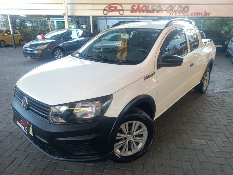 VOLKSWAGEN - SAVEIRO - 2017/2018 - Branca - R$ 66.900,00