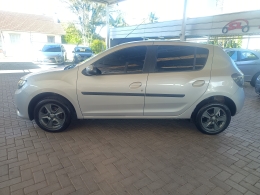 RENAULT - SANDERO - 2018/2019 - Prata - R$ 43.900,00