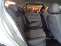 VOLKSWAGEN - GOL - 2013/2014 - Prata - R$ 37.900,00