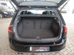 VOLKSWAGEN - GOLF - 2013/2014 - Preta - R$ 81.900,00