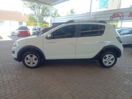 RENAULT - SANDERO - 2015/2015 - Branca - R$ 47.900,00