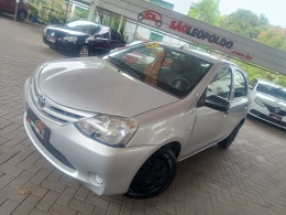 TOYOTA - ETIOS - 2012/2013 - Prata - R$ 41.900,00