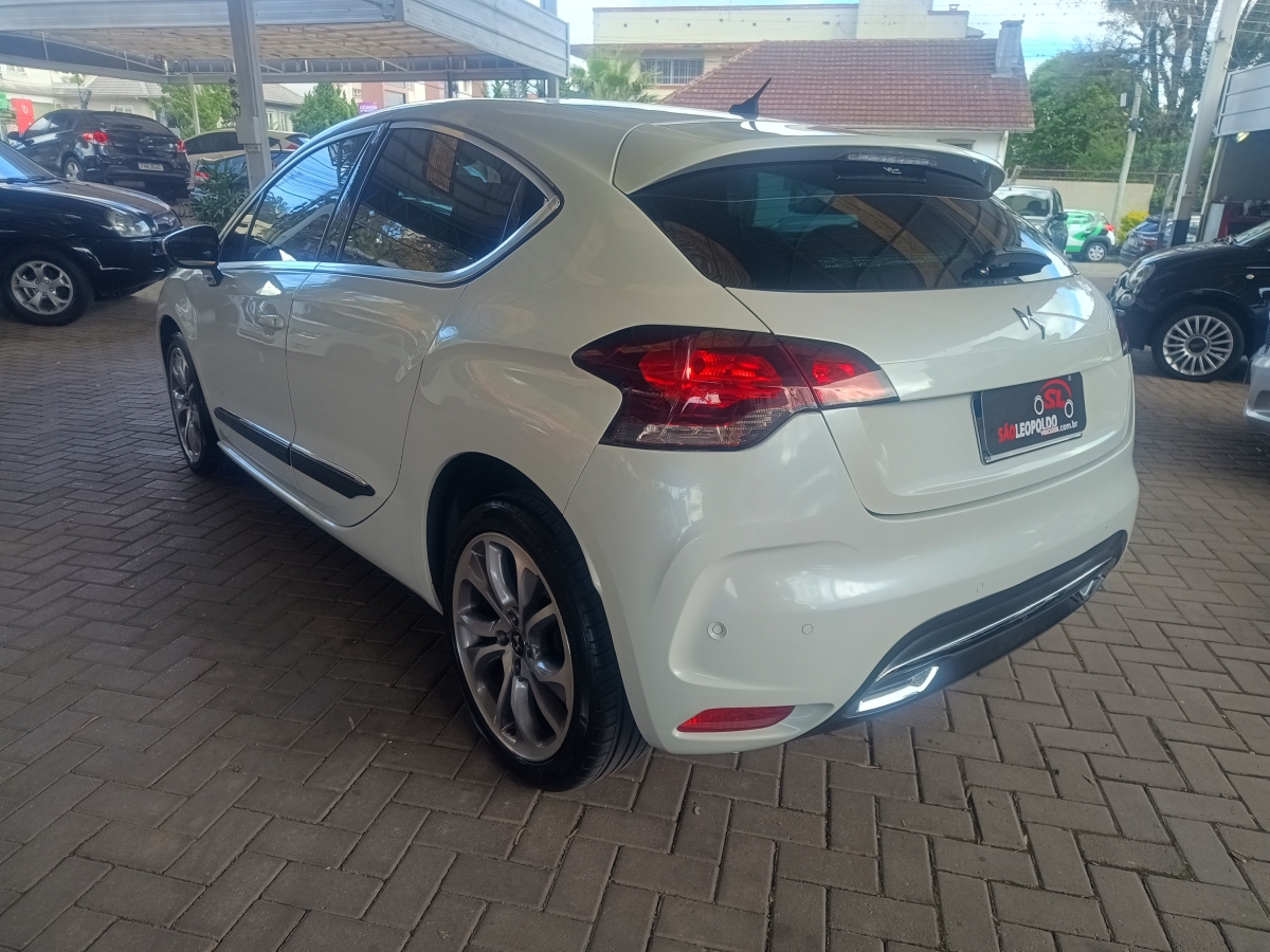CITROËN - DS4 - 2012/2013 - Branca - R$ 48.900,00