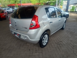 RENAULT - SANDERO - 2010/2011 - Prata - R$ 27.900,00
