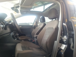 VOLKSWAGEN - GOLF - 2013/2014 - Preta - R$ 81.900,00