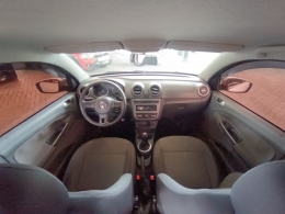 VOLKSWAGEN - GOL - 2013/2014 - Prata - R$ 37.900,00
