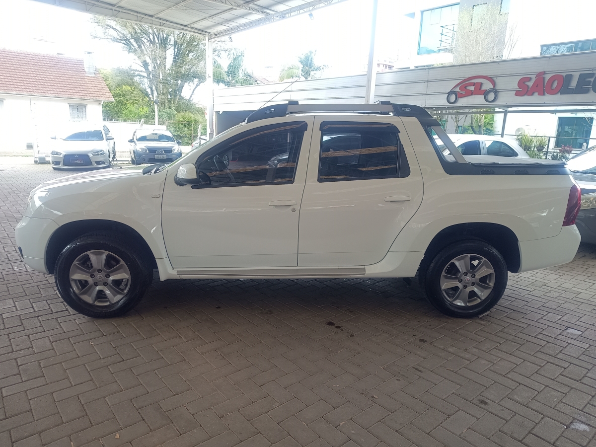RENAULT - DUSTER OROCH - 2016/2016 - Branca - R$ 69.900,00