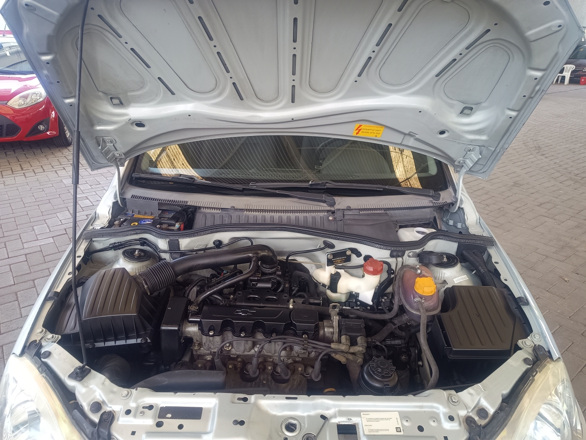 CHEVROLET - CORSA - 2008/2008 - Prata - R$ 25.900,00