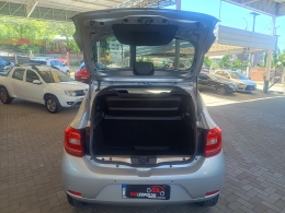 RENAULT - SANDERO - 2017/2018 - Prata - R$ 40.900,00