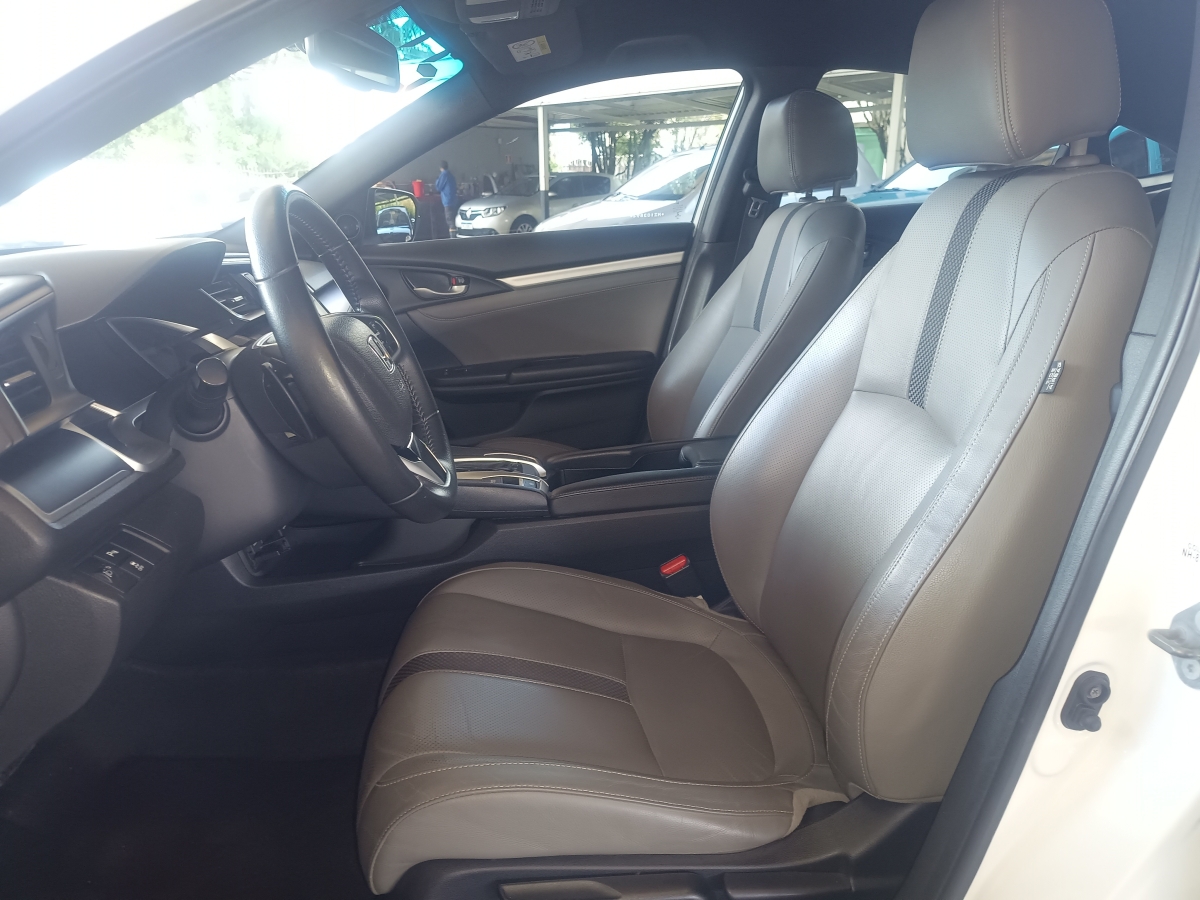 HONDA - CIVIC - 2020/2021 - Branca - R$ 135.900,00