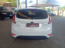 FORD - FIESTA - 2015/2015 - Branca - R$ 47.900,00