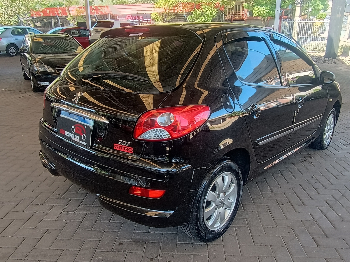 PEUGEOT - 207 - 2011/2012 - Preta - R$ 18.900,00