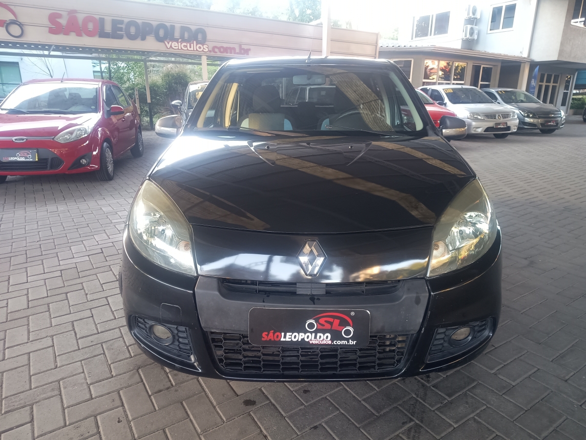 RENAULT - SANDERO - 2013/2014 - Preta - R$ 25.900,00