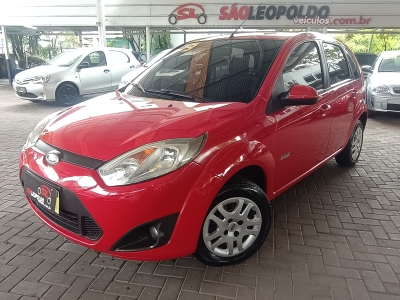 FORD - FIESTA - 2012/2013 - Vermelha - R$ 33.900,00