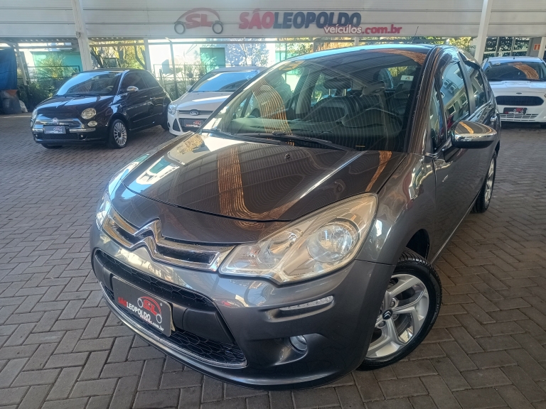 CITROËN - C3 - 2012/2013 - Cinza - R$ 38.900,00