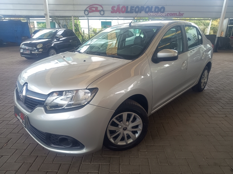 RENAULT - LOGAN - 2015/2015 - Prata - R$ 41.900,00