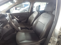 RENAULT - SANDERO - 2015/2016 - Prata - R$ 46.900,00